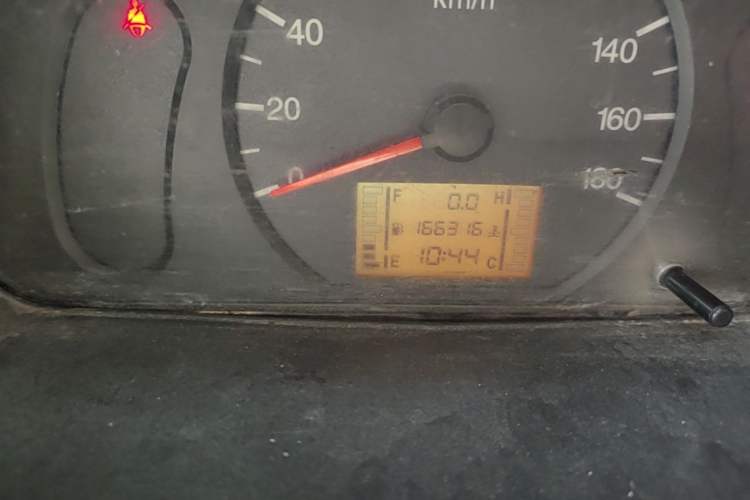 Used Wuling Zhiguang 2013 1.0L Practical Version Odometer Close Up
