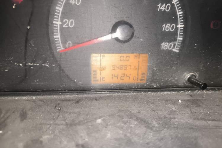 Used Wuling Zhiguang 2013 1.0L Practical Version Odometer Close Up
