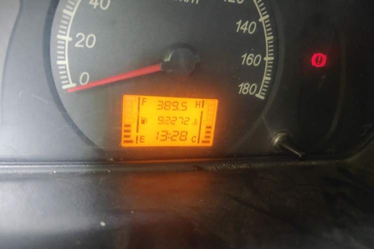 Used Wuling Zhiguang 2013 1.0L Practical Version Odometer Close Up