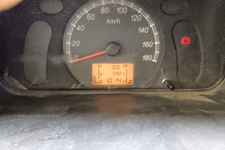 Used Wuling Zhiguang 2013 1.0L Practical Version Odometer Close Up