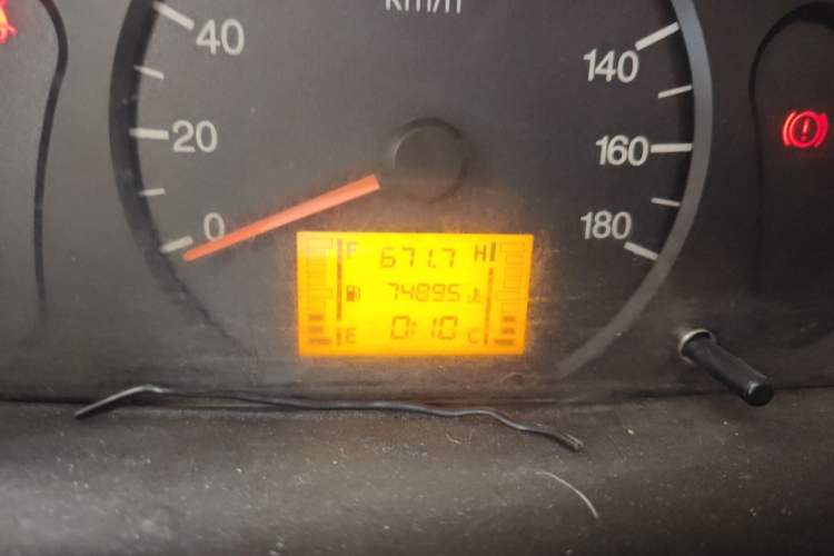 Used Wuling Zhiguang 2013 1.0L Practical Version Odometer Close Up