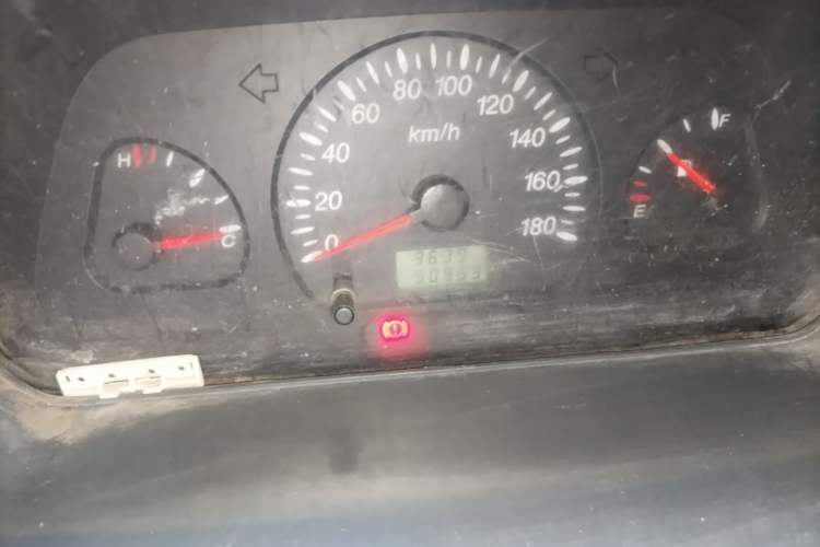 Used Wuling Zhiguang 2013 1.0L Practical Version Odometer Close Up