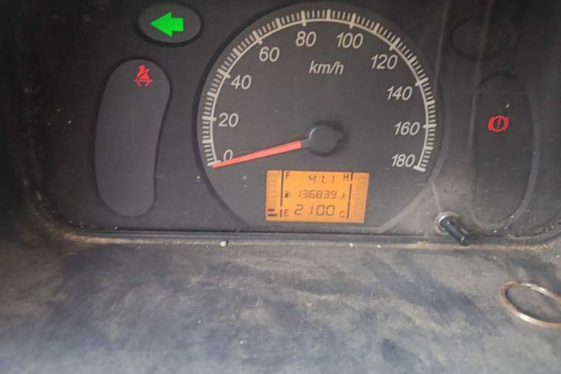 Used Wuling Zhiguang 2013 1.0L Practical Version Odometer Close Up
