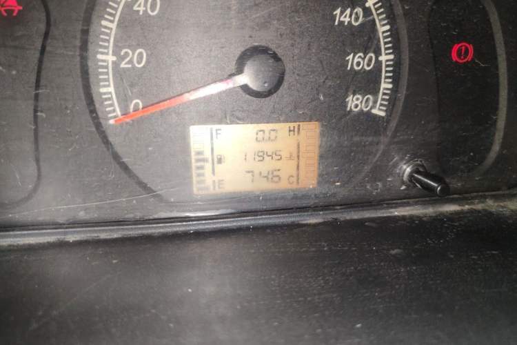 Used Wuling Zhiguang 2013 1.0L Practical Version Odometer Close Up