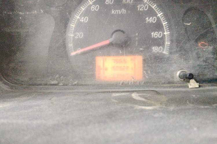 Used Wuling Zhiguang 2013 1.0L Practical Version Odometer Close Up
