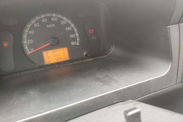 Used Wuling Zhiguang 2013 1.0L Practical Version Odometer Close Up