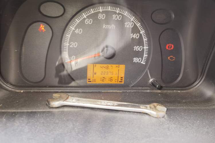 Used Wuling Zhiguang 2013 1.0L Practical Version Odometer Close Up