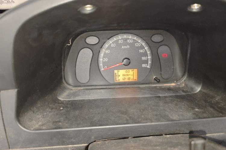 Used Wuling Zhiguang 2013 1.0L Practical Version Odometer Close Up