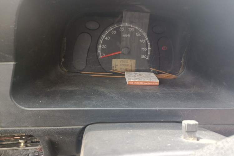Used Wuling Zhiguang 2013 1.0L Practical Version Odometer Close Up