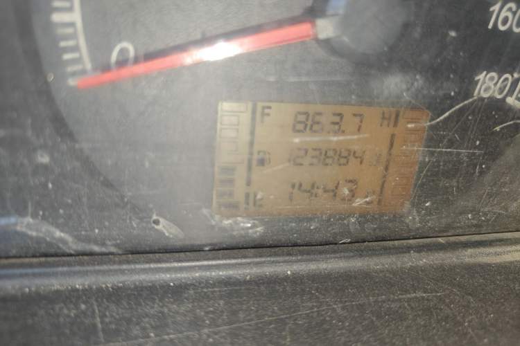 Used Wuling Zhiguang 2013 1.0L Practical Version Odometer Close Up