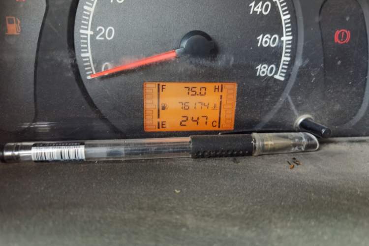 Used Wuling Zhiguang 2013 1.0L Base Version Odometer Close Up