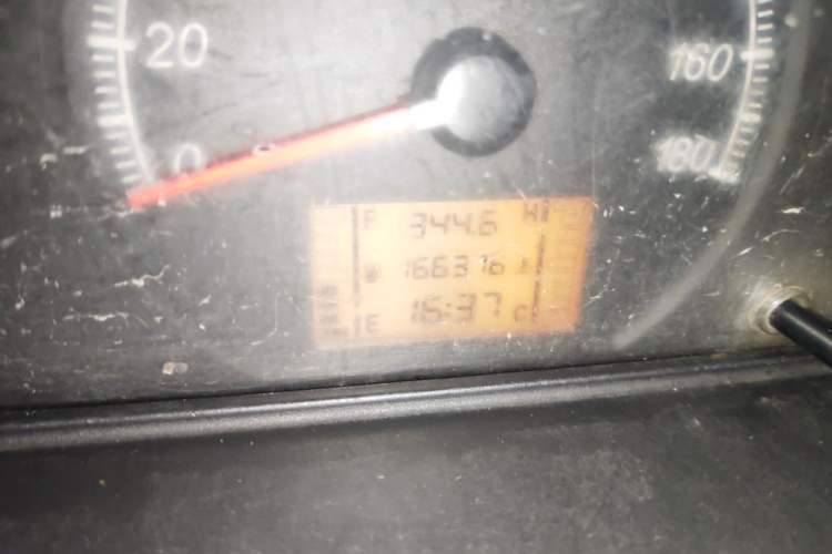 Used Wuling Zhiguang 2013 1.0L Practical Version Odometer Close Up