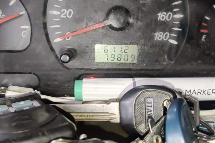 Used Wuling Zhiguang 2013 1.0L Practical Version Odometer Close Up