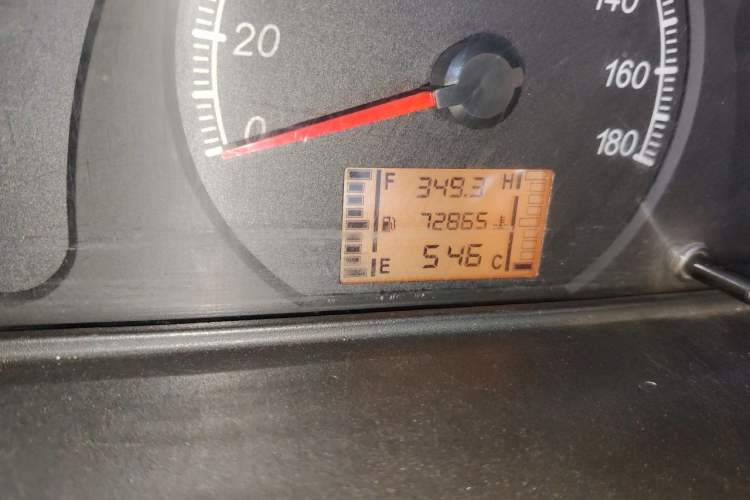 Used Wuling Zhiguang 2013 1.0L Base Version Odometer Close Up