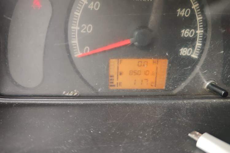 Used Wuling Zhiguang 2013 1.0L Practical Version Odometer Close Up
