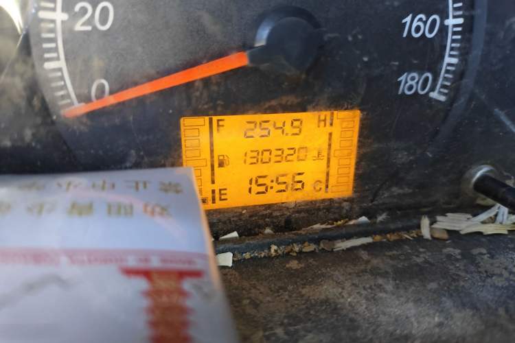 Used Wuling Zhiguang 2013 1.0L Practical Version Odometer Close Up