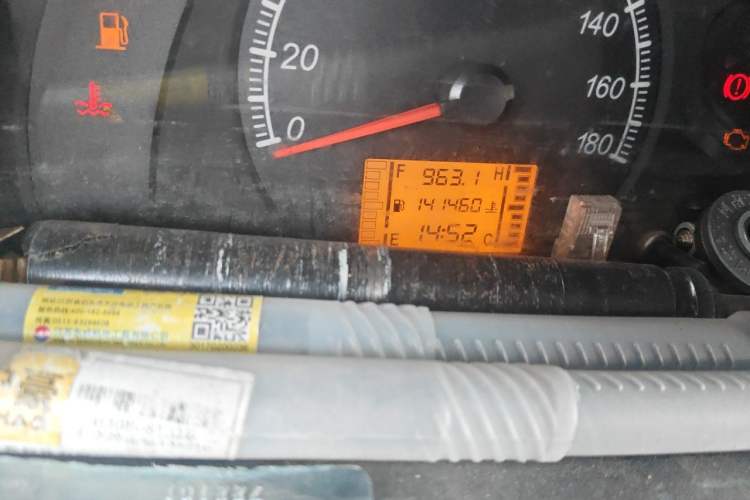 Used Wuling Zhiguang 2013 1.0L Practical Version Odometer Close Up