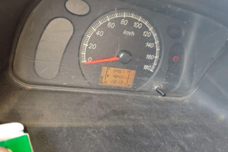 Used Wuling Zhiguang 2013 1.0L Base Version Odometer Close Up