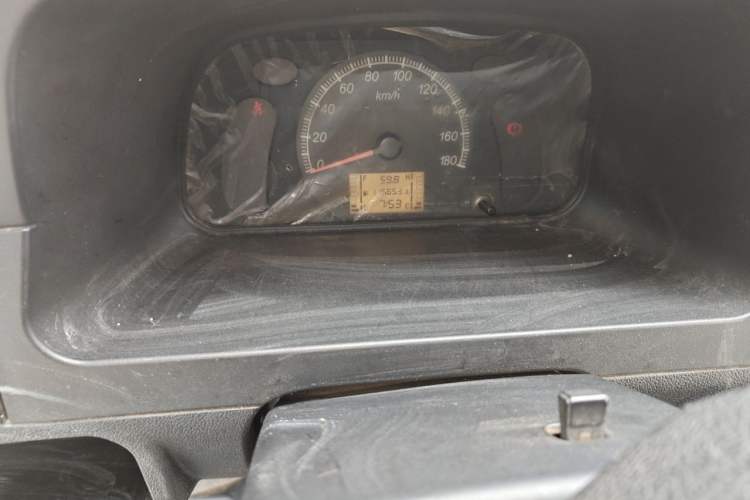 Used Wuling Zhiguang 2013 1.0L Practical Version Odometer Close Up