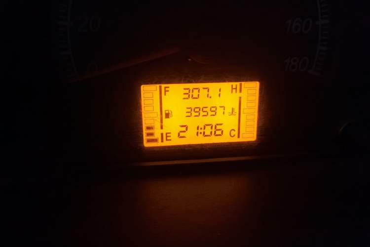 Used Wuling Zhiguang 2013 1.0L Practical Version Odometer Close Up