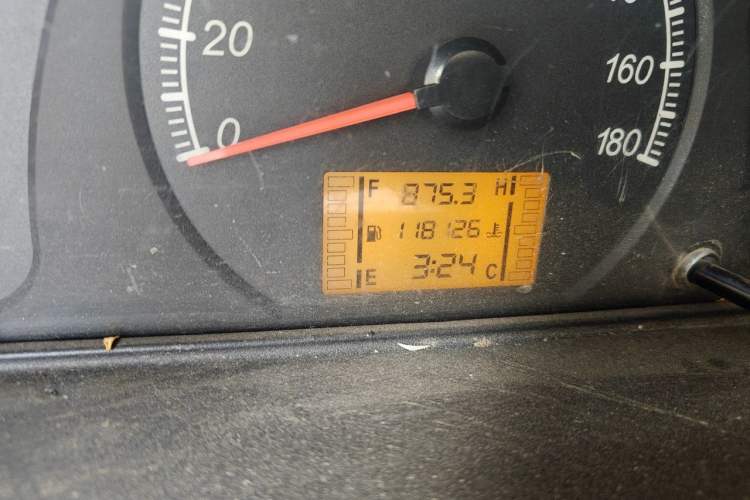Used Wuling Zhiguang 2013 1.0L Practical Version Odometer Close Up