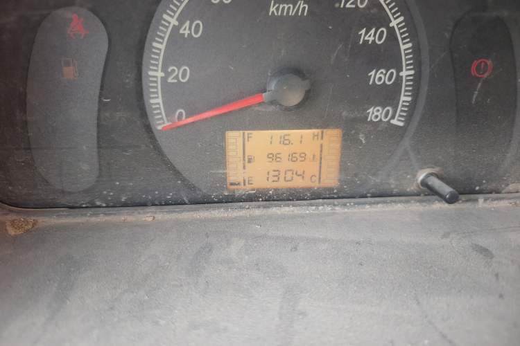 Used Wuling Zhiguang 2013 1.0L Practical Version Odometer Close Up
