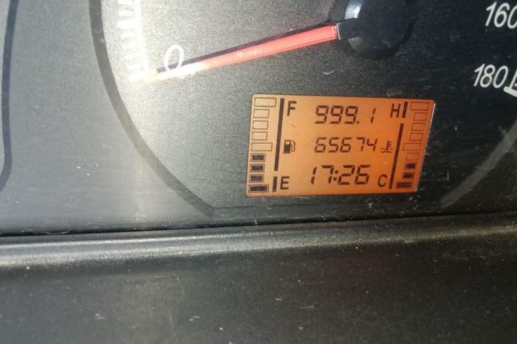 Used Wuling Zhiguang 2013 1.0L Base Version Odometer Close Up