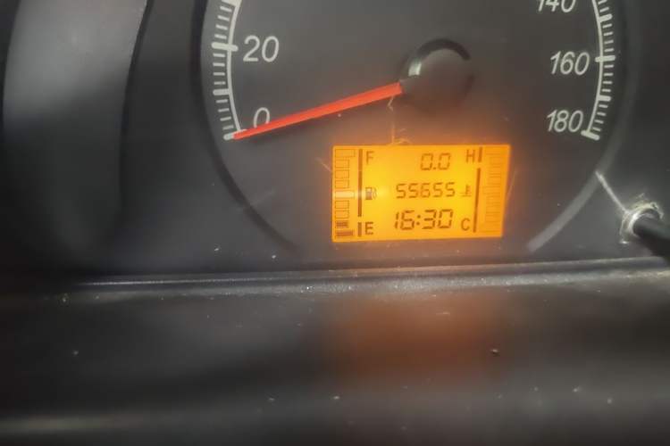 Used Wuling Zhiguang 2013 1.0L Base Version Odometer Close Up