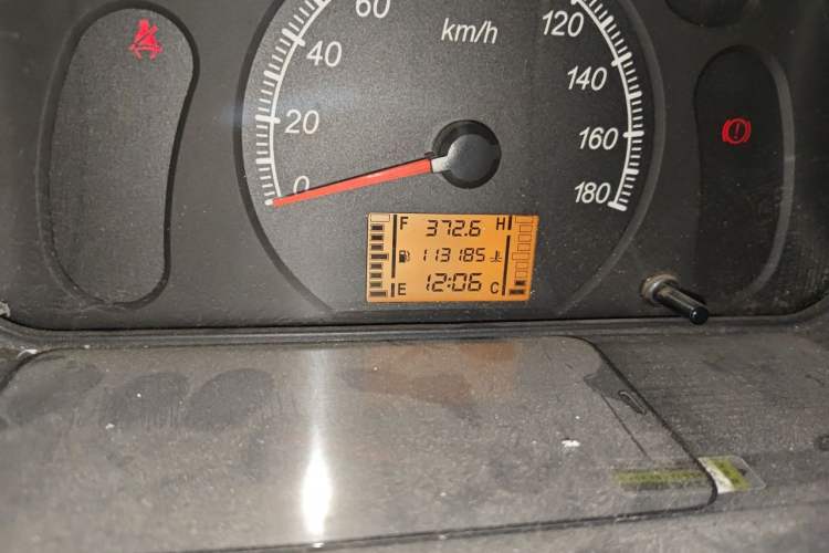 Used Wuling Zhiguang 2013 1.0L Practical Version Odometer Close Up