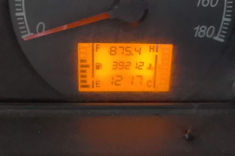 Used Wuling Zhiguang 2013 1.0L Practical Version Odometer Close Up