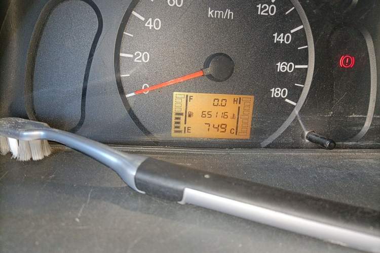 Used Wuling Zhiguang 2013 1.0L Practical Version Odometer Close Up