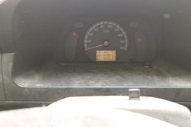 Used Wuling Zhiguang 2013 1.0L Practical Version Odometer Close Up