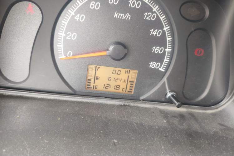 Used Wuling Zhiguang 2013 1.0L Practical Version Odometer Close Up