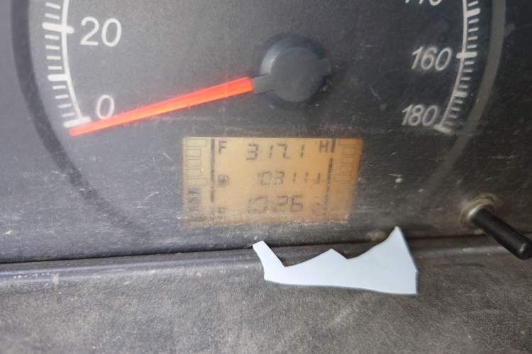 Used Wuling Zhiguang 2013 1.0L Practical Version Odometer Close Up