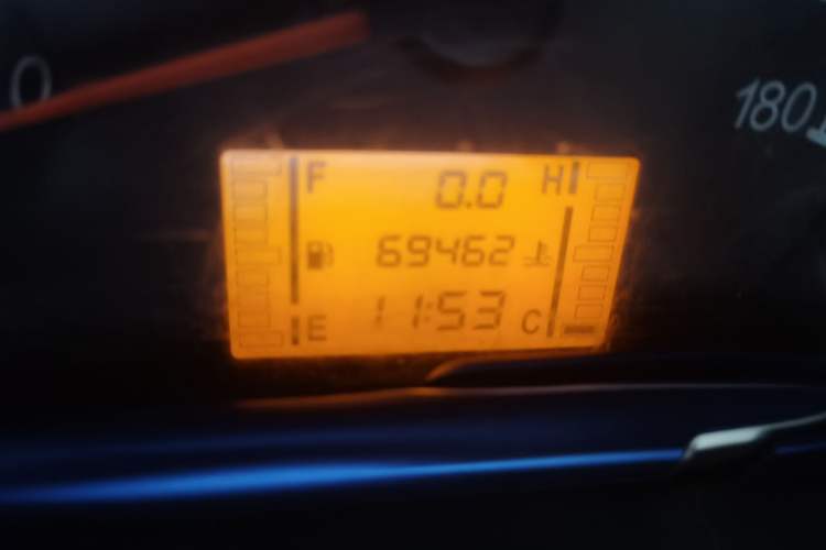 Used Wuling Zhiguang 2013 1.0L Base Version Odometer Close Up