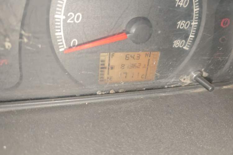 Used Wuling Zhiguang 2013 1.0L Practical Version Odometer Close Up
