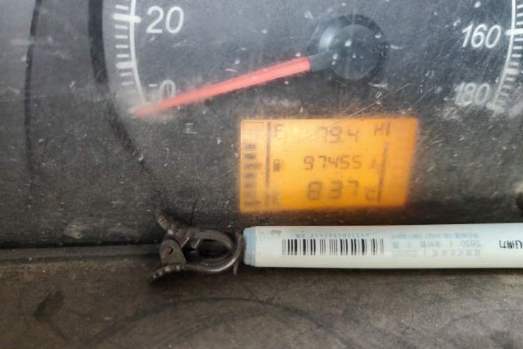 Used Wuling Zhiguang 2013 1.0L Base Version Odometer Close Up