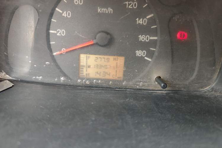 Used Wuling Zhiguang 2013 1.0L Practical Version Odometer Close Up