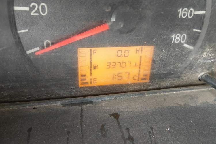 Used Wuling Zhiguang 2013 1.0L Practical Version Odometer Close Up