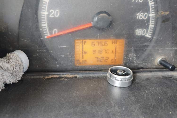 Used Wuling Zhiguang 2013 1.0L Practical Version Odometer Close Up