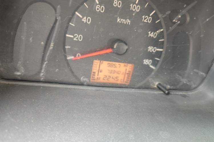 Used Wuling Zhiguang 2013 1.0L Practical Version Odometer Close Up