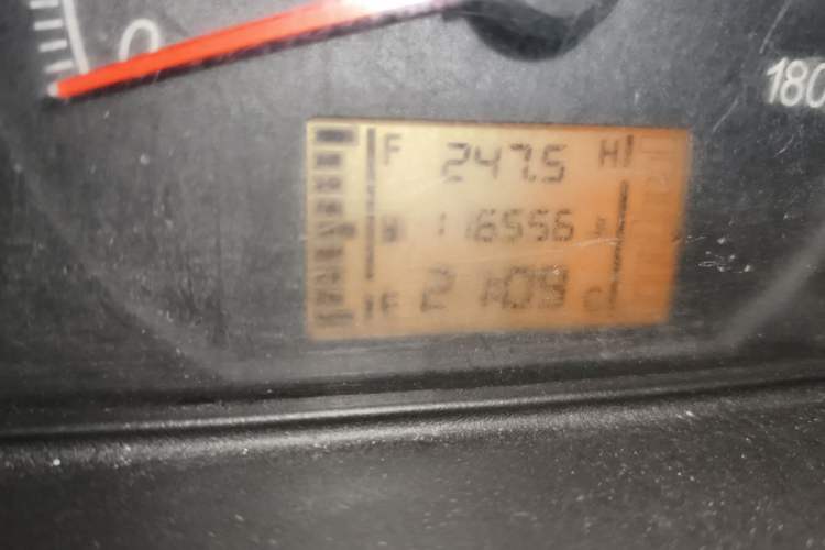 Used Wuling Zhiguang 2013 1.0L Base Version Odometer Close Up