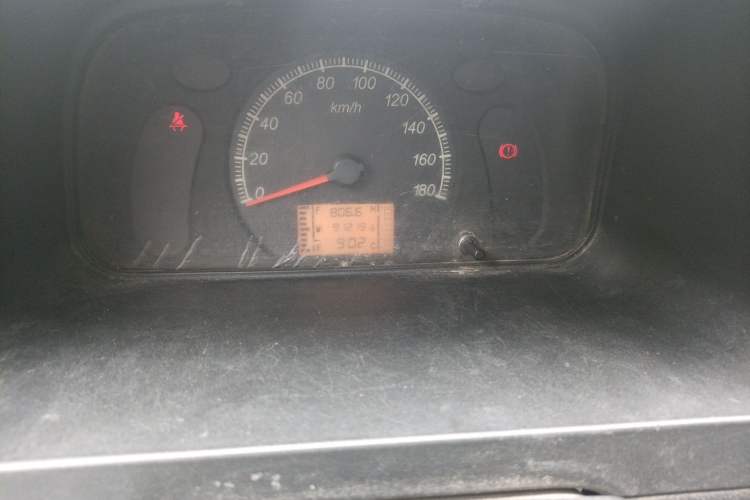 Used Wuling Zhiguang 2013 1.0L Practical Version Odometer Close Up