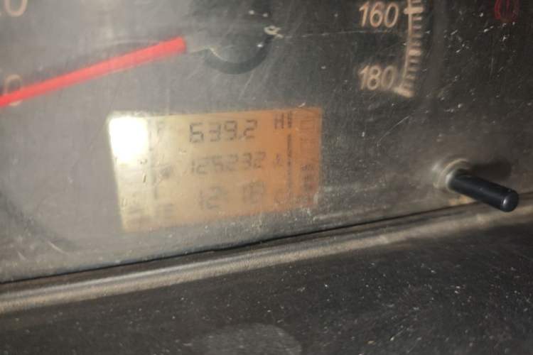 Used Wuling Zhiguang 2013 1.0L Practical Version Odometer Close Up