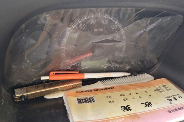 Used Wuling Zhiguang 2013 1.0L Practical Version Odometer Close Up