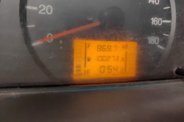 Used Wuling Zhiguang 2013 1.0L Practical Version Odometer Close Up