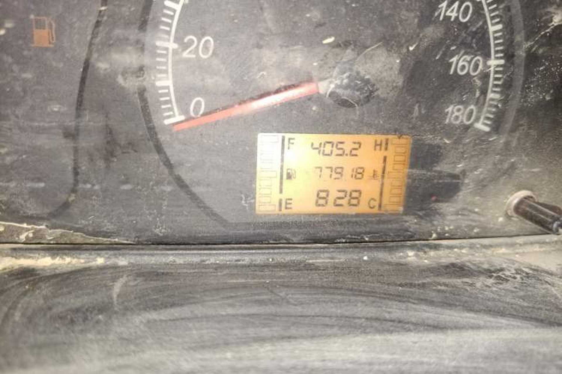 Used Wuling Zhiguang 2013 1.0L Practical Version Odometer Close Up