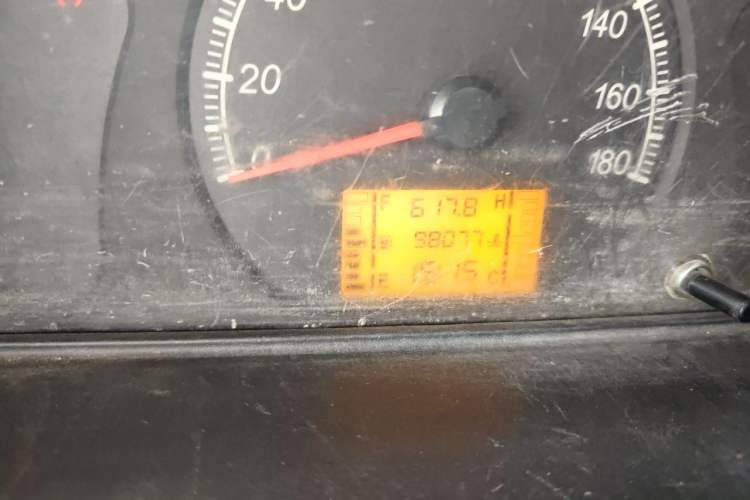 Used Wuling Zhiguang 2013 1.0L Practical Version Odometer Close Up