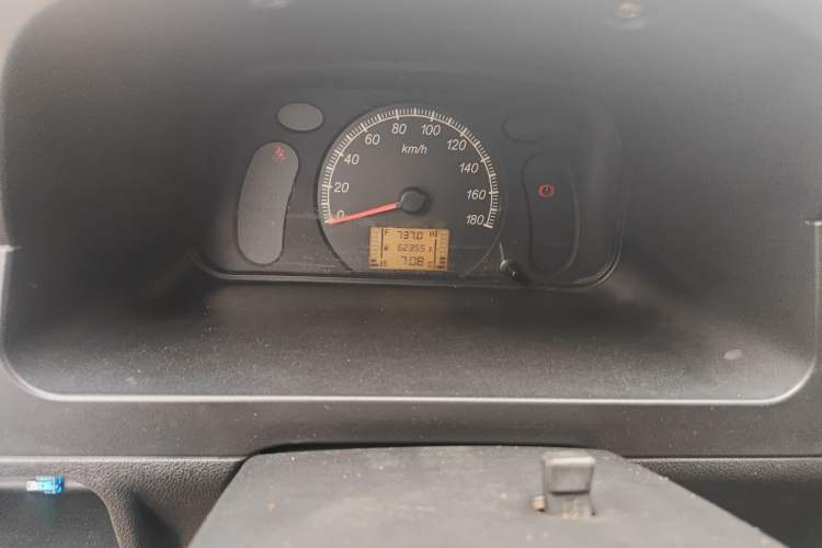 Used Wuling Zhiguang 2013 1.0L Practical Version Odometer Close Up