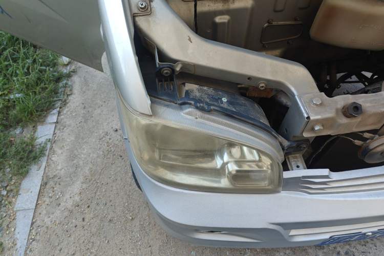 Used Wuling Zhiguang 2013 1.0L Practical Version Right Front Headlight